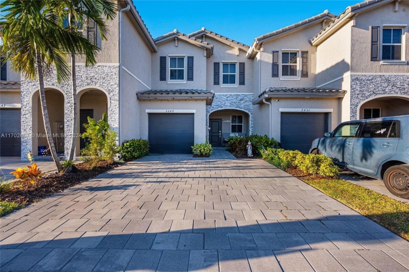 This beautifully upgraded 3-bedroom, 2.5-bath townhouse is - Beach Townhome/Townhouse for sale in Homestead, Florida on Beachhouse.com