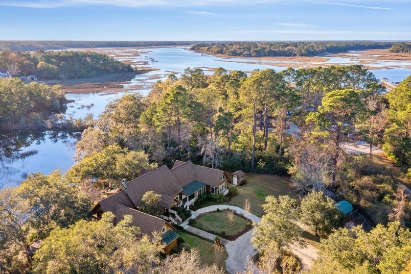 Rare opportunity to purchase an exclusive private estate in - Beach Home for sale in Mount Pleasant, South Carolina on Beachhouse.com