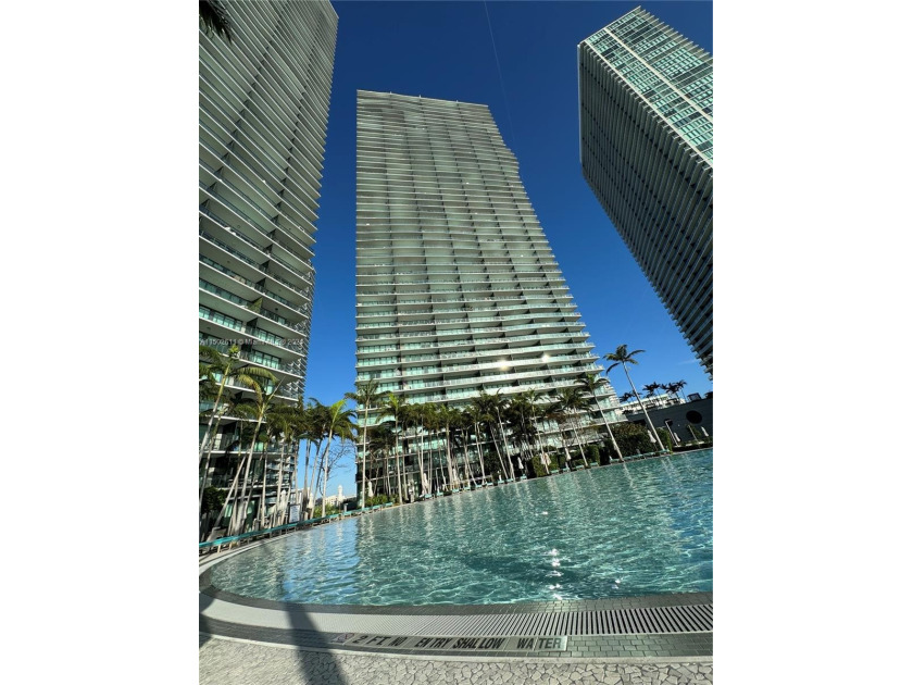 PARAISO BAY.....luxury living at its best! UNIQUE 3BDRM+DEN/3 - Beach Condo for sale in Miami, Florida on Beachhouse.com