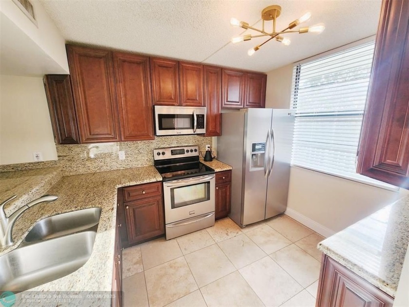 Top-Floor Luxury with Jaw-Dropping Views in Pine Island Ridge

 - Beach Condo for sale in Davie, Florida on Beachhouse.com