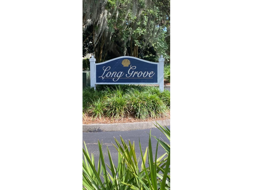 Beautiful partial pool/wooded view, not parking lot view. Fully - Beach Condo for sale in Mount Pleasant, South Carolina on Beachhouse.com