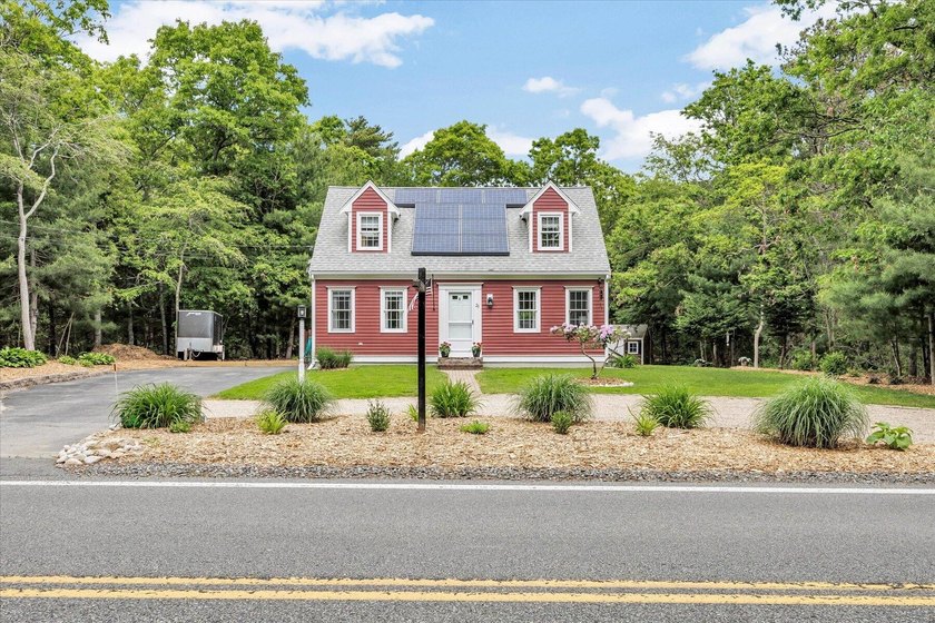 Beautifully maintained Cape-style home located in Sandwich's - Beach Home for sale in Sandwich, Massachusetts on Beachhouse.com