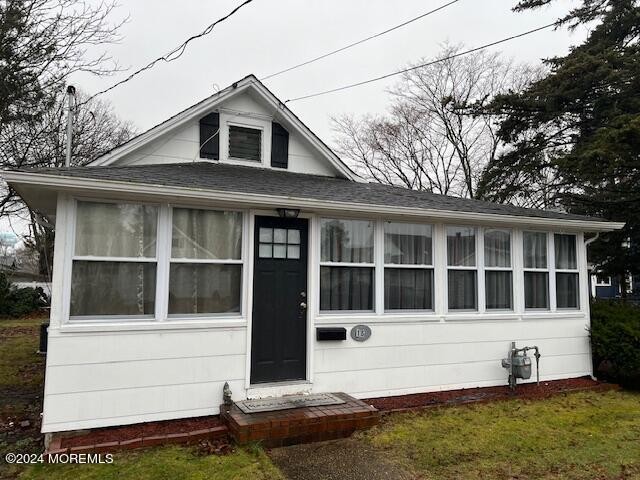 Updated, charming and affordable 3 bedroom ranch style home in - Beach Home for sale in Ocean Gate, New Jersey on Beachhouse.com