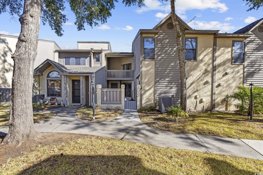 Well-maintained 2 bedroom, 2.5 bathroom townhome with new - Beach Townhome/Townhouse for sale in Surfside Beach, South Carolina on Beachhouse.com