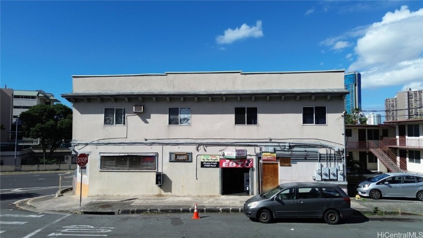 SELLER OPEN TO SELLER FINANCING. Check out this cash-flowing - Beach Commercial for sale in Honolulu, Hawaii on Beachhouse.com