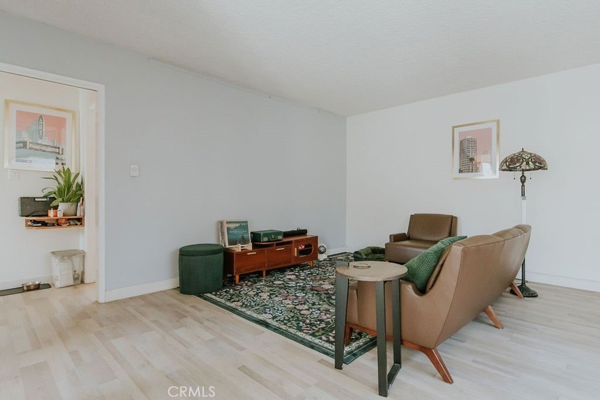 Welcome to 433 Atlantic Ave #6 in the sought-after Atlantic - Beach Condo for sale in Long Beach, California on Beachhouse.com