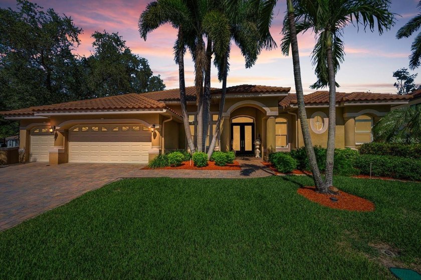 Under contract-accepting backup offers. This beautifully - Beach Home for sale in St. Petersburg, Florida on Beachhouse.com