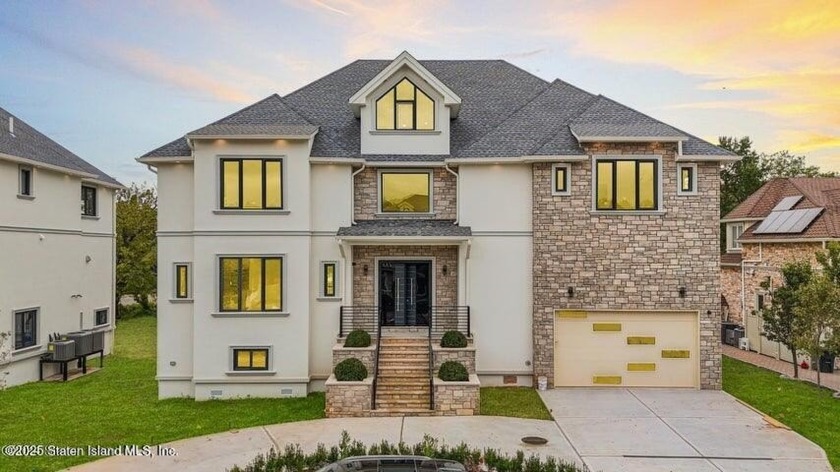 Stunning, Spacious,New Construction, Contemporary Waterfront - Beach Home for sale in Staten Island, New York on Beachhouse.com