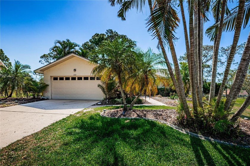 WOW!  Best Golf Course location in Highland Lakes right on the - Beach Home for sale in Palm Harbor, Florida on Beachhouse.com