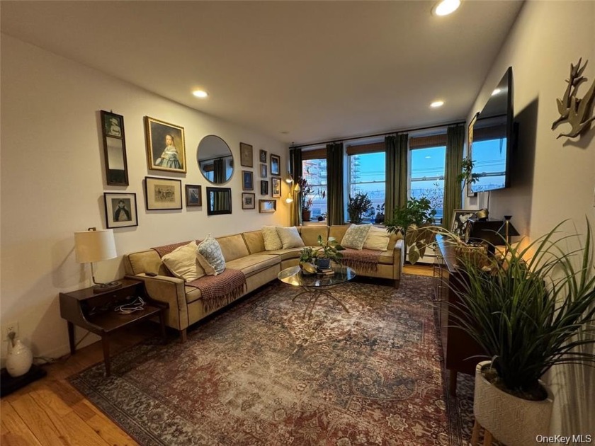 Live at the Beach - Prime Long Beach  Investment CONDO with - Beach Condo for sale in Long Beach, New York on Beachhouse.com