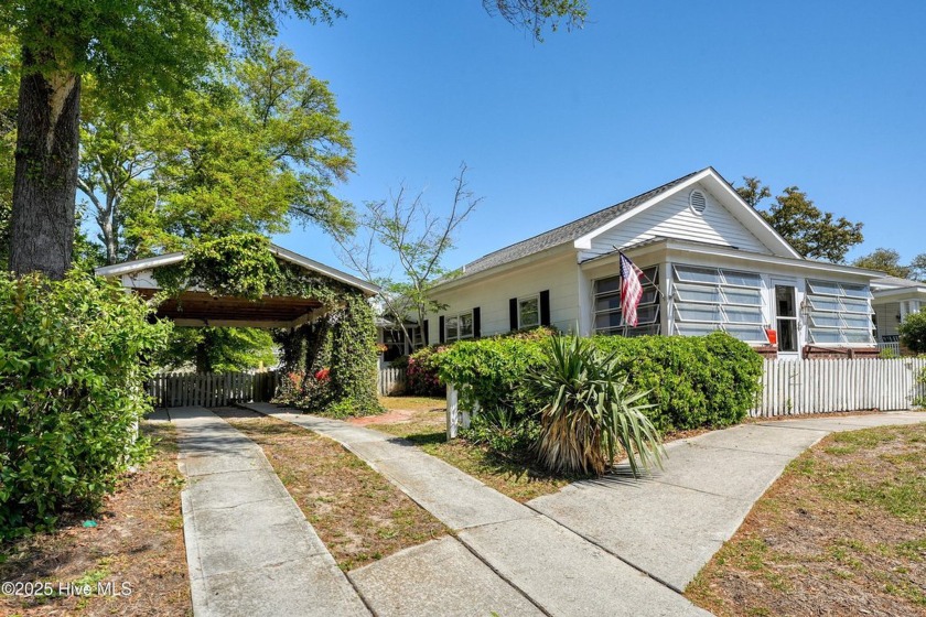 424 W West Street offers a rare opportunity to own a piece of - Beach Home for sale in Southport, North Carolina on Beachhouse.com