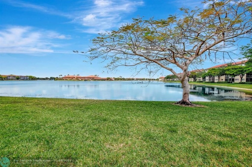 Enjoy the spectacular LAKE view from this beautiful and LARGE - Beach Condo for sale in Pembroke Pines, Florida on Beachhouse.com