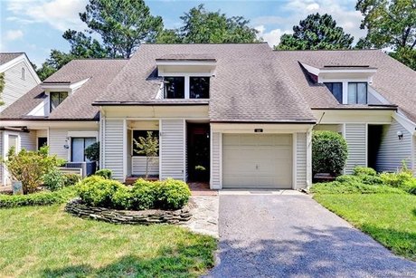 Enjoy this 3 BR 2.5 bath townhome located in Kingsmill on the - Beach Home for sale in Williamsburg, Virginia on Beachhouse.com