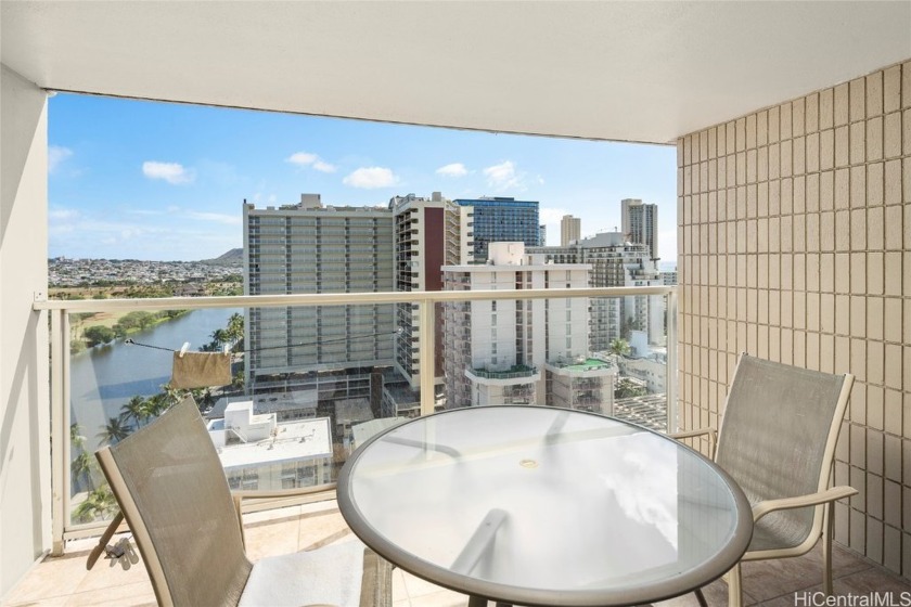 Furnished studio with 2 beds and kitchenette, large lanai with - Beach Condo for sale in Honolulu, Hawaii on Beachhouse.com