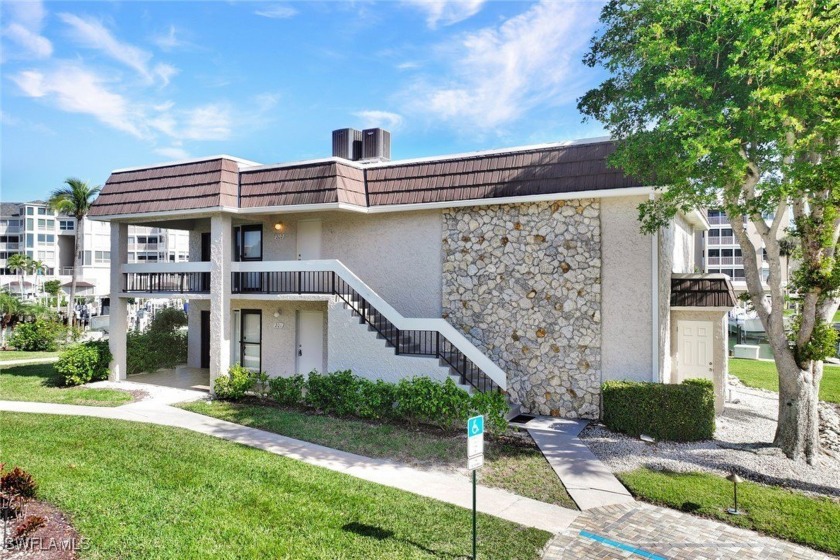 A HIDDEN GEM IN CROW'S NEST! This exceptional listing in the - Beach Condo for sale in Marco Island, Florida on Beachhouse.com