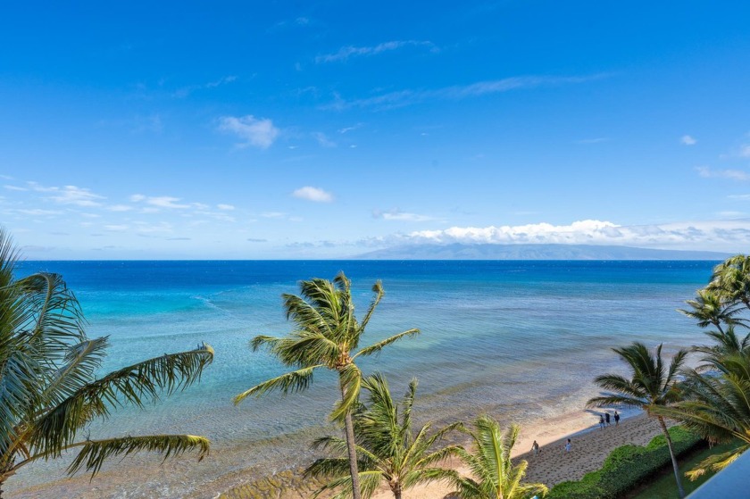 Prime 7th floor 2 bed 2 bath corner apartment with the bonus of - Beach Condo for sale in Lahaina, Hawaii on Beachhouse.com