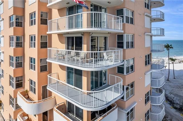 Bermuda Dunes!  Rarely available  spacious 2 Bed/2 Bath updated - Beach Condo for sale in Fort Myers Beach, Florida on Beachhouse.com