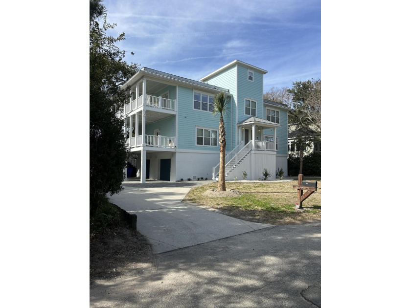 ** Large Furnished STR in Great Quite Location ** Ideal for - Beach Home for sale in Isle of Palms, South Carolina on Beachhouse.com