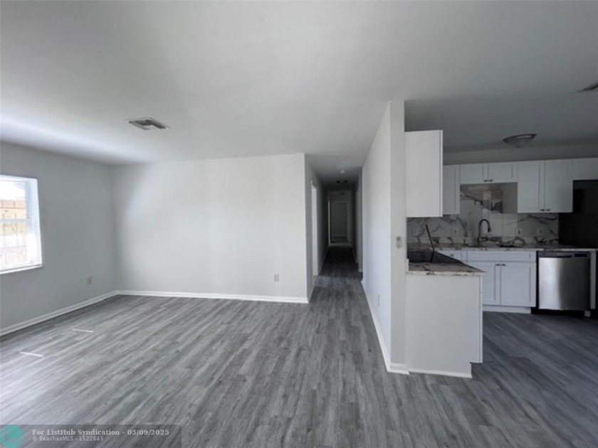 Newer House Build in 2003, Spacious and beautiful 5-bedroom - Beach Home for sale in Oakland Park, Florida on Beachhouse.com