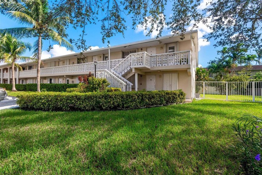 MOVING MUST SELL ! MOTIVATED SELLER! BRING ALL OFFERS! 2nd FLOOR - Beach Condo for sale in Pompano Beach, Florida on Beachhouse.com