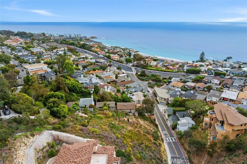 Welcome to 375 Nyes Place, Laguna Beach.  A rare buildable lot - Beach Lot for sale in Laguna Beach, California on Beachhouse.com