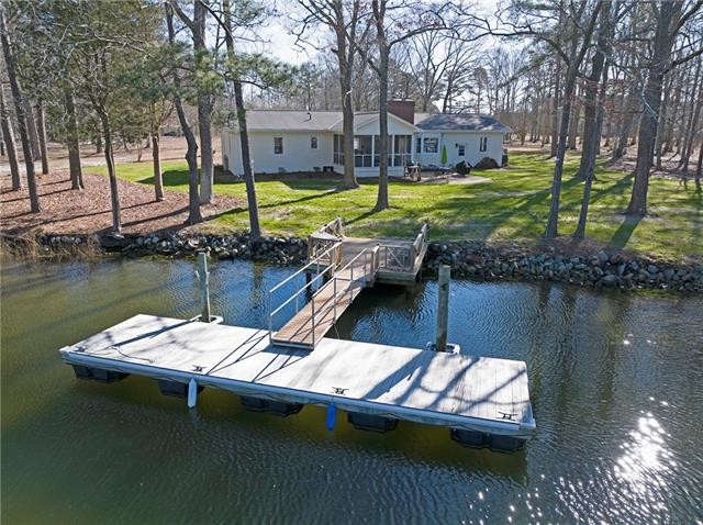 Welcome home to this exquisitely renovated waterfront property - Beach Home for sale in Mathews, Virginia on Beachhouse.com