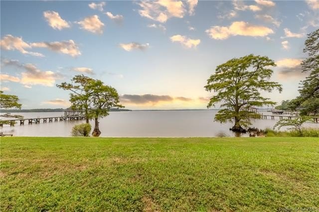 Welcome Home! Located just 18 minutes from New Town, down scenic - Beach Home for sale in Williamsburg, Virginia on Beachhouse.com