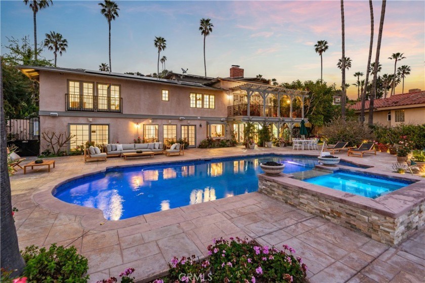 Perched high in the prestigious Monaco community of Rancho Palos - Beach Home for sale in Rancho Palos Verdes, California on Beachhouse.com