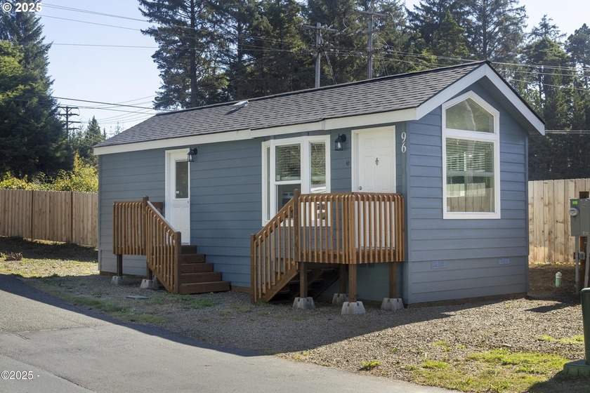 Welcome to Tiny Waves! Discover affordable coastal living at its - Beach Home for sale in Depoe Bay, Oregon on Beachhouse.com