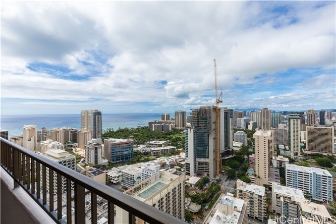 Amazing price for this! Rarely Available, Fee simple, penthouse - Beach Condo for sale in Honolulu, Hawaii on Beachhouse.com