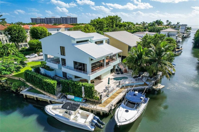 La Dolce Villa A one of a kind, custom built, three level - Beach Home for sale in Miami, Florida on Beachhouse.com