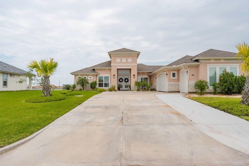 Welcome to your coastal haven! Situated in the South Padre Golf - Beach Home for sale in Laguna Vista, Texas on Beachhouse.com