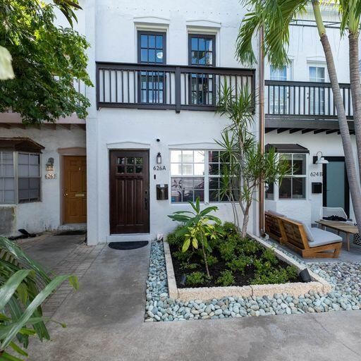 This completely renovated 3 bedroom 2 bath townhome in a highly - Beach Home for sale in Key West, Florida on Beachhouse.com
