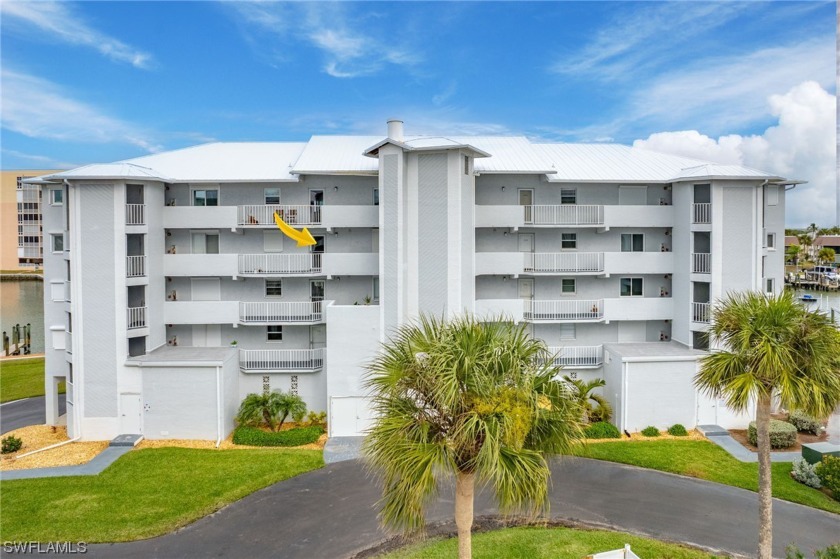 Great Value in this Royal Pelican condo with view of the main - Beach Condo for sale in Fort Myers Beach, Florida on Beachhouse.com