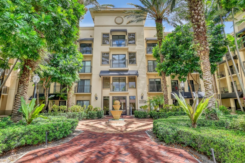 Sparkling and New! Take Another Look!This elegant Midtown - Beach Condo for sale in Palm Beach Gardens, Florida on Beachhouse.com