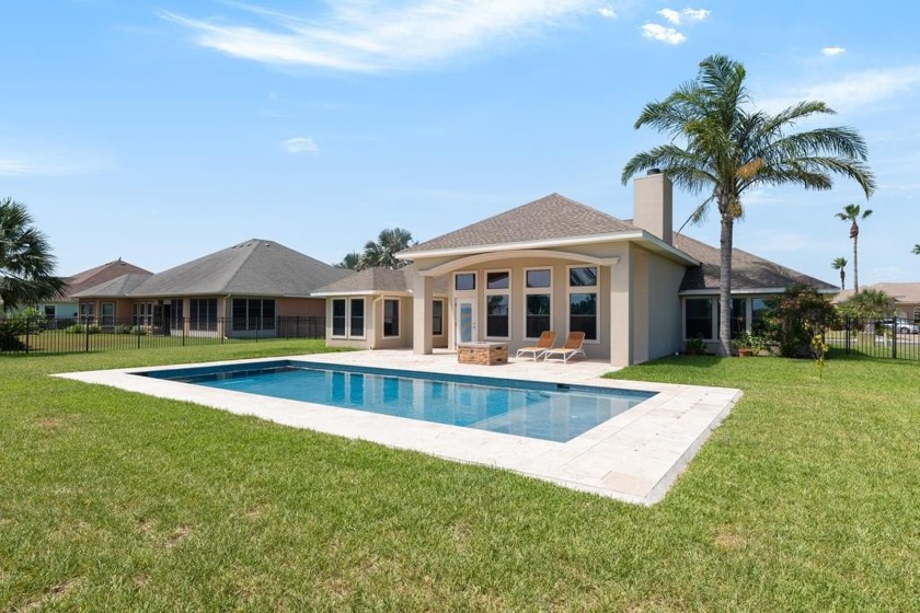 The thoughtfully designed one-story layout provides generous - Beach Home for sale in Laguna Vista, Texas on Beachhouse.com