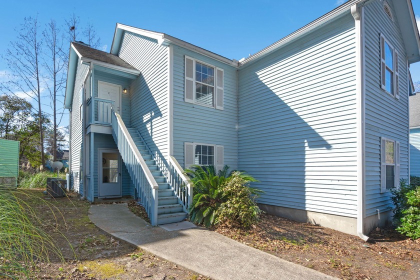 Welcome to this affordable and well maintained 2nd fl condo - Beach Condo for sale in North Charleston, South Carolina on Beachhouse.com