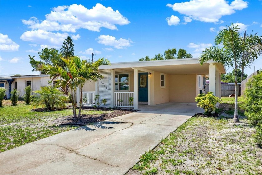 One or more photo(s) has been virtually staged. Welcome to this - Beach Home for sale in Largo, Florida on Beachhouse.com