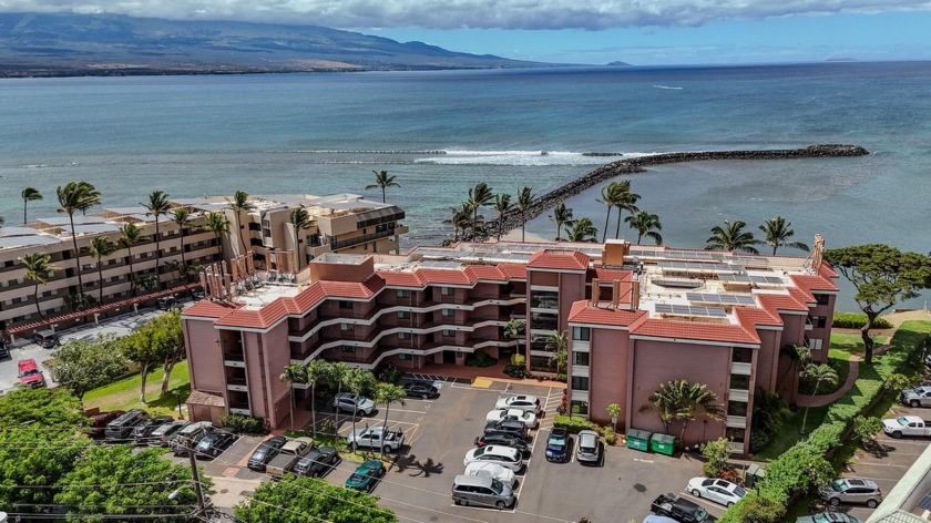 Ocean front picture perfect to watch waves come in, lease hold - Beach Condo for sale in Wailuku, Hawaii on Beachhouse.com