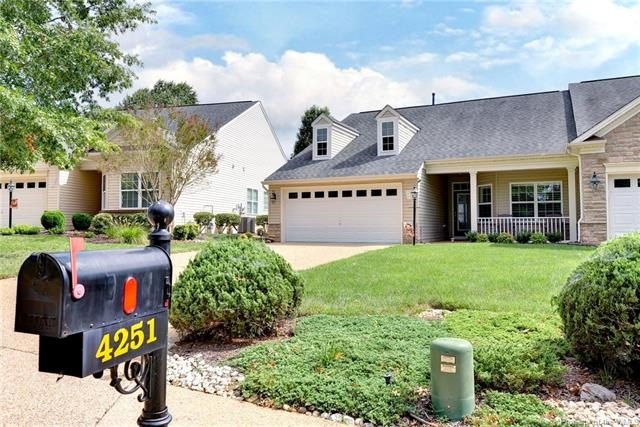 This charming *Abby* model is perfectly located between the - Beach Home for sale in Williamsburg, Virginia on Beachhouse.com