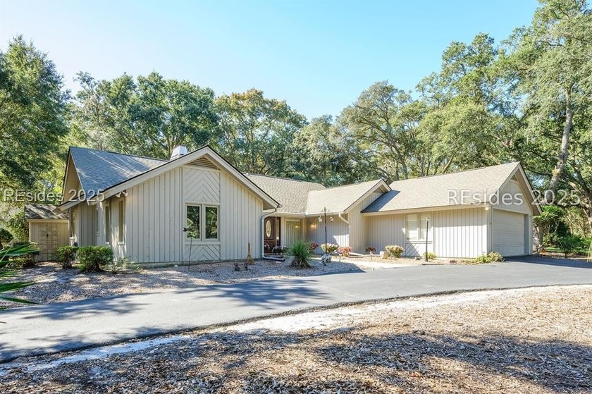 Outstanding opportunity to own a one-level golf view home in - Beach Home for sale in Hilton Head Island, South Carolina on Beachhouse.com