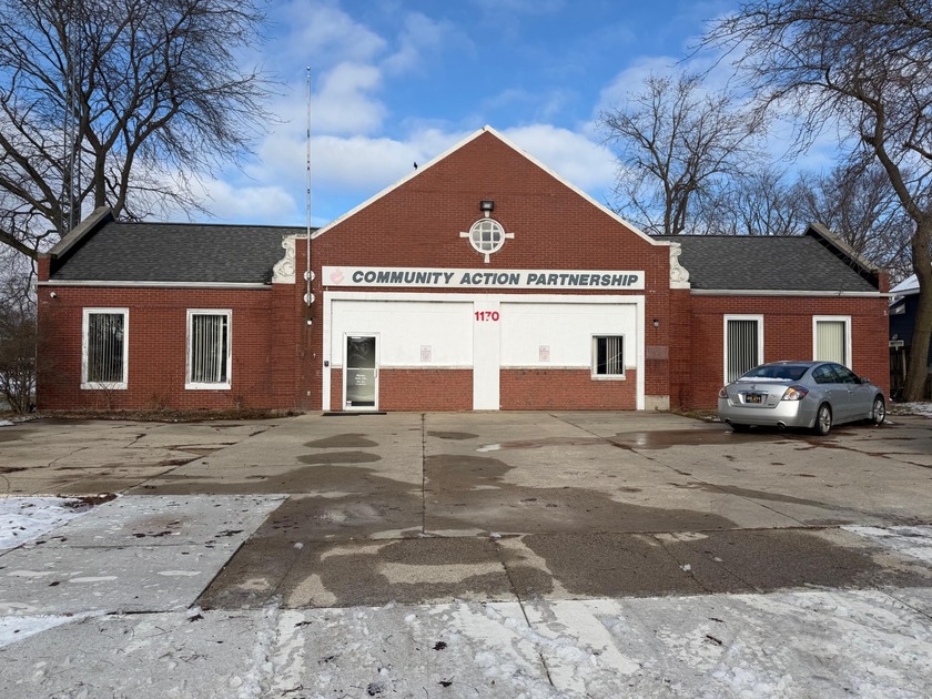 Opportunity awaits in this 6,027 sq ft building set on 0.38 - Beach Commercial for sale in Muskegon, Michigan on Beachhouse.com