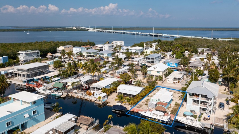 Canalfront manufactured home on a huge 60 x 100 lot in popular - Beach Home for sale in Key Largo, Florida on Beachhouse.com