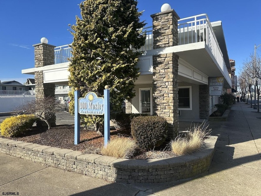 Centrally located in downtown Ocean City, this efficiency unit - Beach Condo for sale in Ocean City, New Jersey on Beachhouse.com