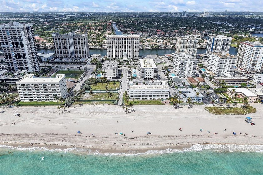 Waterfront 2-Bedroom, 2-Bath Corner Unit in Original Condition - Beach Condo for sale in Hollywood, Florida on Beachhouse.com