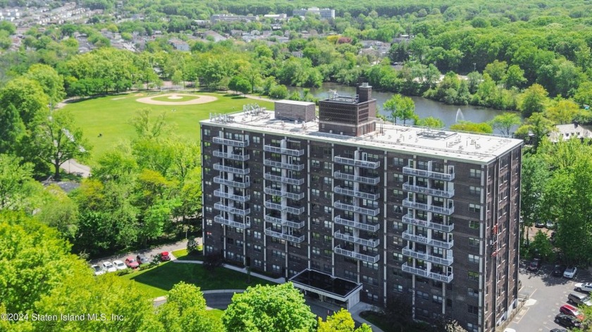 LUXURY HI-RISE ONE BEDROOM APT. AT THE ENTRANCE TO FABULOUS - Beach Apartment for sale in Staten Island, New York on Beachhouse.com