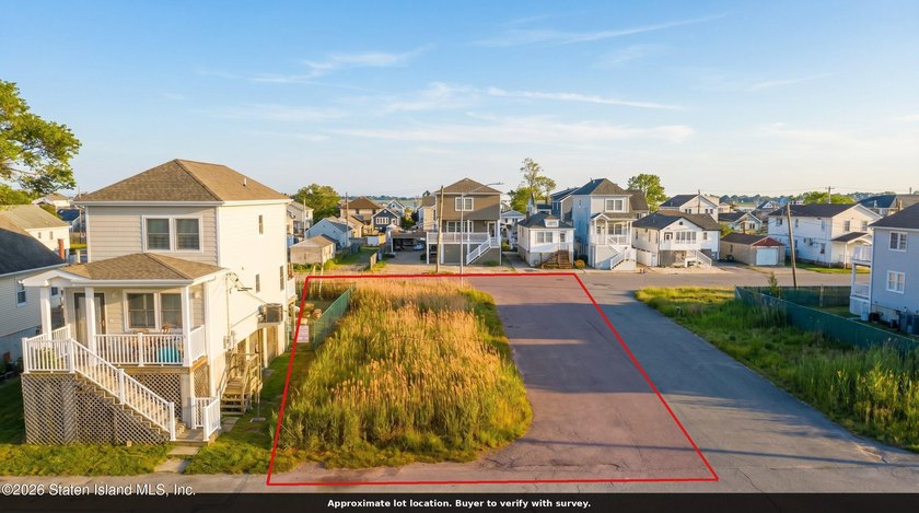 A rare buildable lot tucked into one of Queens' most - Beach Lot for sale in Queens, New York on Beachhouse.com