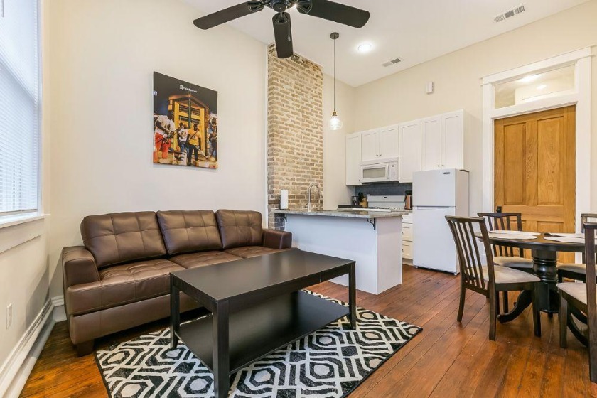 Newly renovated Modern 1BD Duplex Tulane ave - Beach Vacation Rentals in New Orleans, LA on Beachhouse.com