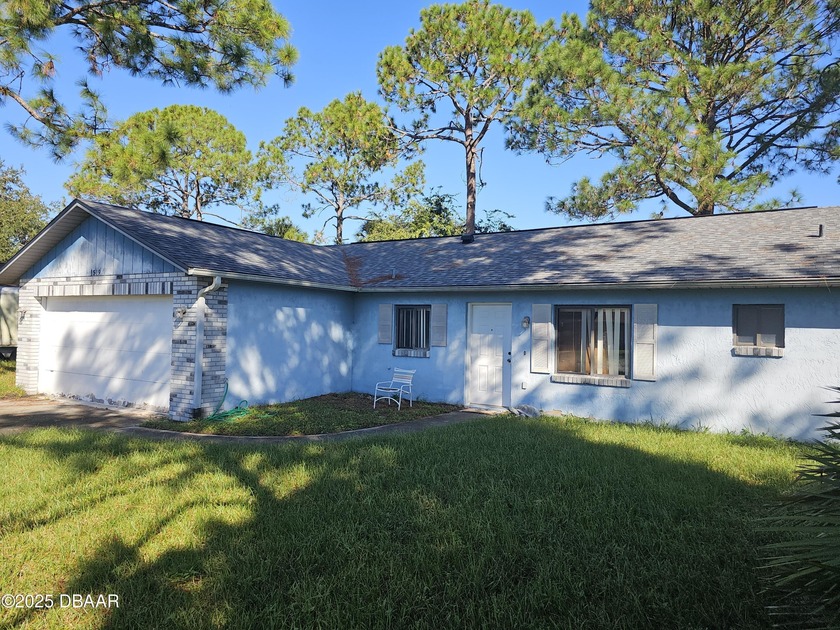 Great location in highly sought after area of Hidden Lake with - Beach Home for sale in Port Orange, Florida on Beachhouse.com