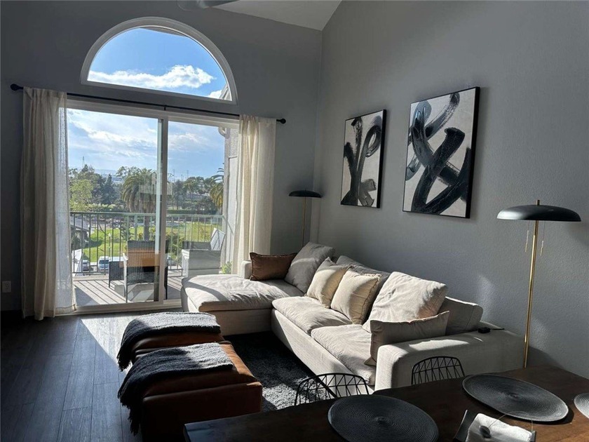 Bathed in natural light and nestled in the heart of Long Beach - Beach Condo for sale in Long Beach, California on Beachhouse.com
